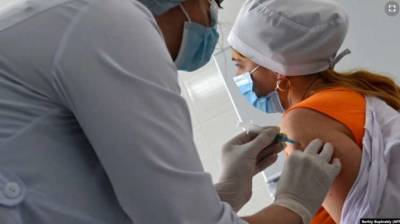 Когда украинцам введут вторую дозу вакцины, рассказали в Минздраве