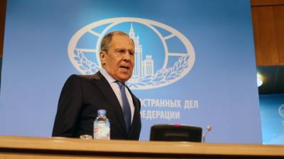 Лавров призвал все страны отказаться от угроз и вмешательства в дела РФ