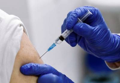 Минздрав назвал сроки массовой вакцинации второй дозой