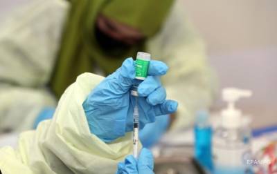 В Саудовской Аравии запретили выходить на работу без COVID-прививки