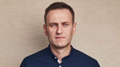 Запад пытается вернуть Навального в повестку восстановлением статуса "узника"