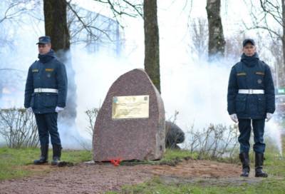 В Ленобласти в честь пожарных Великой Отечественной заложен камень памяти