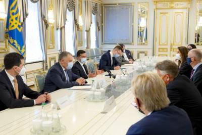 Зеленский и главы МИД стран Бенилюкса: наращивание российских войск вблизи Украины недопустимо