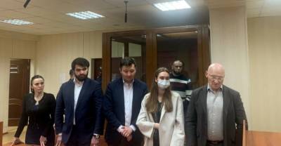 Модель Ольгу Синтюреву и её друга признали невиновными в нападении на депутата