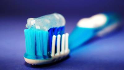 Стоматолог рассказал, как правильно выбрать эффективную зубную пасту