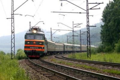 Поезд насмерть сбил подростка на станции Черновская в Чите