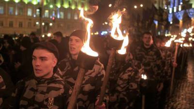 «Тотальное искажение истории»: почему на Украине заявили о значительной поддержке запрета на ношение георгиевской ленты