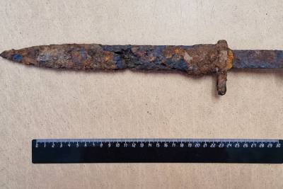 Археологи в Москве нашли штык-нож от винтовки времен Второй мировой войны