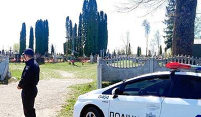 Наглые воры орудуют на одесских кладбищах: набивают полные багажники, фото