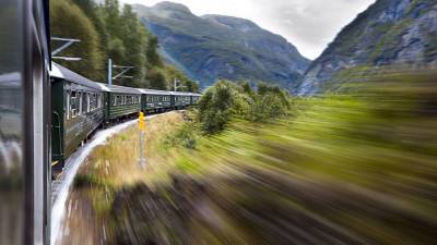 Названы самые популярные направления для путешествий на поезде летом