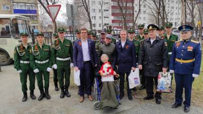 Анивских ветеранов поздравили с наступающим праздником