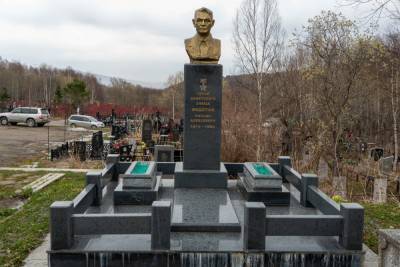 Захоронение Героя Советского Союза Михаила Федотова в Южно-Сахалинске привели в порядок