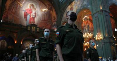 В Главном храме ВС РФ прошел молебен в ознаменование годовщины Победы