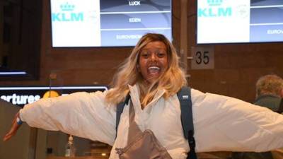Блонд на удачу: Эден Алене поменяла прическу и отправилась покорять Евровидение