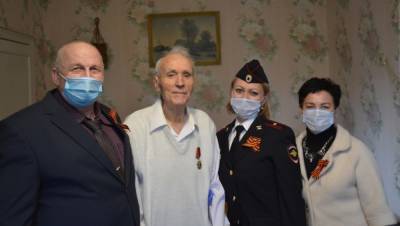 Тверские полицейские поздравили с Днем Победы ветеранов