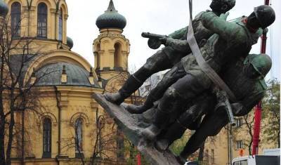 За последние 20 лет в Польше снесли 461 памятник советским солдатам