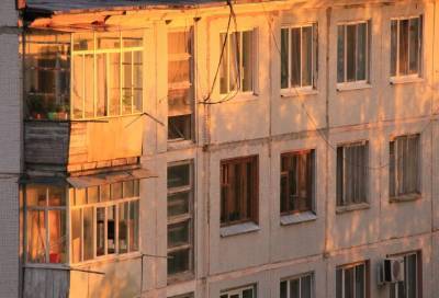 В Ленобласти с балкона выпал восьмилетний ребенок
