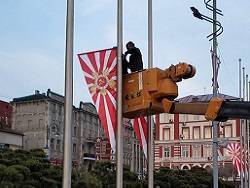 Во Владивостоке начали проверку из-за вывешенных ко Дню Победы флагов