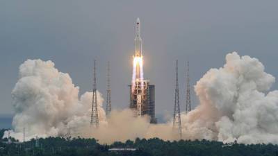 Роскосмос рассказал о траектории полета ступени китайской ракеты на Землю