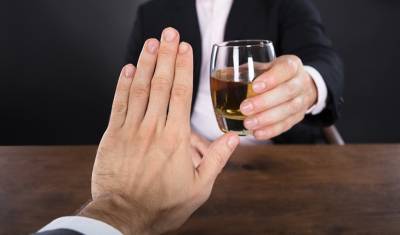 Нарколог рассказал, можно ли употреблять алкоголь переболевшим коронавирусом