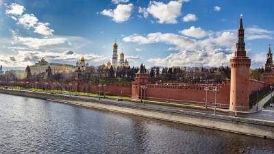 В Кремле заявили об отсутствии планов провести прием в честь Дня Победы