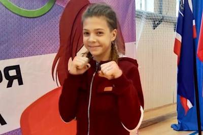 Школьница из Лебедяни примерила «корону» российского бокса (видео)