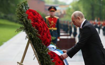 РБК сообщают, что Путин поздравил с Днем Победы всех лидеров СНГ, кроме Грузии и Украины
