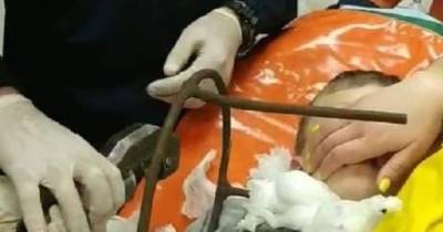 В Полтаве 6-летний мальчик накололся на металлический стул
