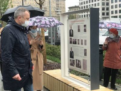Выставка редких фронтовых снимков открылась в столице по инициативе Евгения Попова