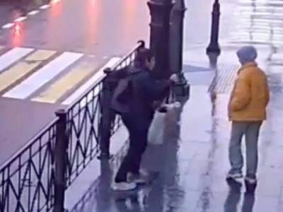 В Петербурге задержали мужчину, напавшего на школьницу с ножом