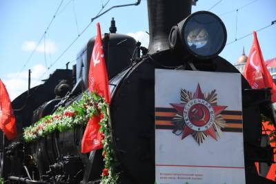 8 мая на вокзале Волгограда сделал остановку ретропоезд