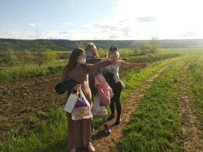 Три девицы на границе: юных нелегалок не пустили в Одессу на уикенд
