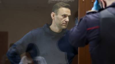 Статус "узника совести" возвращен Навальному ценой репутации Amnesty International