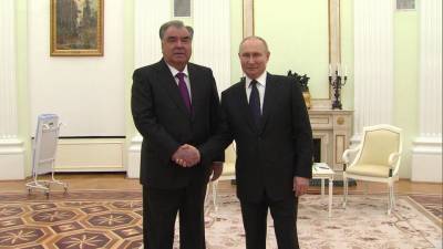 С Днем Победы Владимир Путин поздравил лидеров стран СНГ, президента Таджикистана, народы Грузии и Украины