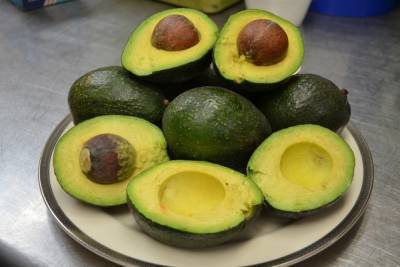 Ученые нашли в авокадо вещество, замедляющее рост раковых клеток