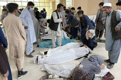Более 200 человек пострадали в результате взрывов у школы в Кабуле
