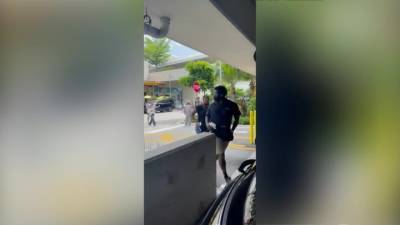 Стрельба в ТЦ во Флориде: полиция разыскивает подозреваемого