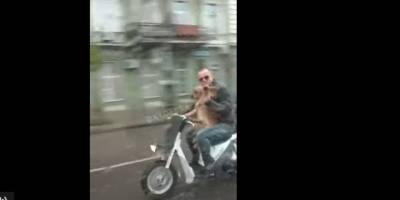 В Одессе на улице Тираспольской заметили собаку на мотоцикле с хозяином, видео, в сети смеются - ТЕЛЕГРАФ