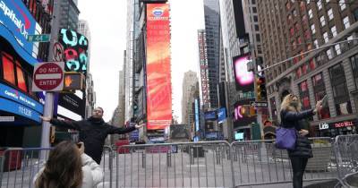 В Нью-Йорке во время стычки на Таймс-сквер мужчина выстрелил в 4-летнюю девочку