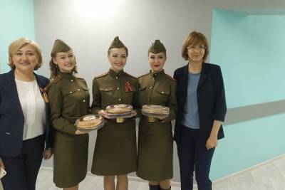 Министр культуры Забайкалья ветеранам: Мы принесли вам пироги, будете пить чай за победу