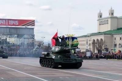 По главной площади Улан-Удэ проехали танки