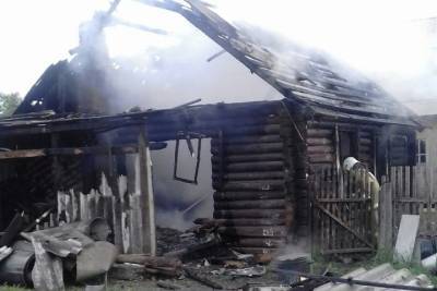 В Смоленске горел дом на Краснофлотском переулке