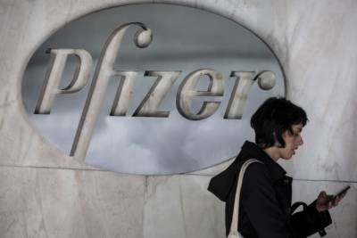 Еврокомиссия заключила контракт с Pfizer на поставку 1,8 миллиарда доз вакцин от коронавируса