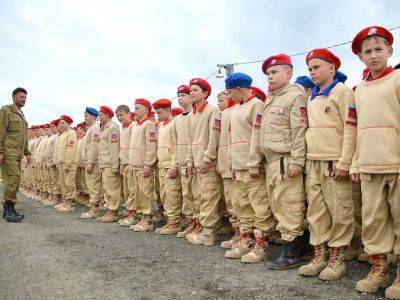 В парадах Победы на Дальнем Востоке участвовали сотрудники ФСИН и дети