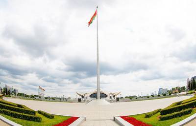 Лукашенко поздравил белорусов с Днем герба и флага: Госсимволика защищает суверенитет Беларуси