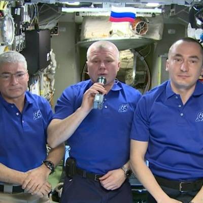 Космонавты поздравили жителей Земли с Днем Победы с борта МКС