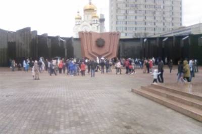 В Хабаровске возложили цветы к памятникам Великой Отечественной Войны