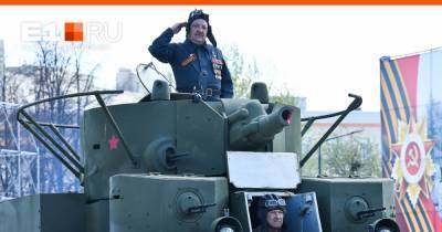 «Вторая чеченская была неизбежна»: интервью с Героем России на броне танка