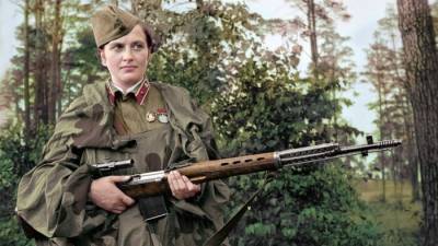 Людмила Павличенко - самая результативная женщина-снайпер в истории.