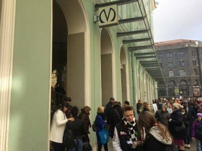 Перед парадом Победы в Петербурге закрыли метро «Адмиралтейская»